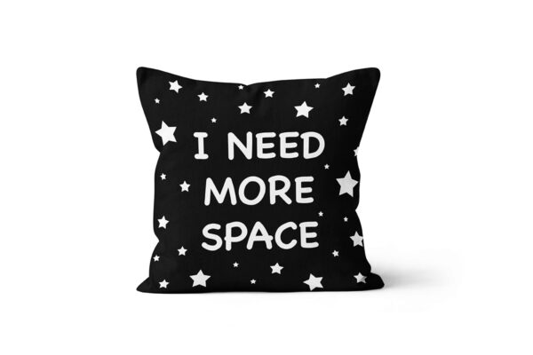 Almofada i need more space • Mandarine Design